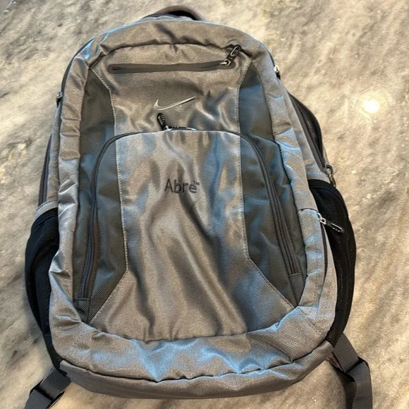Nike Elite Backpack - Wolf Grey and Dark Grey - Picture 4 of 4